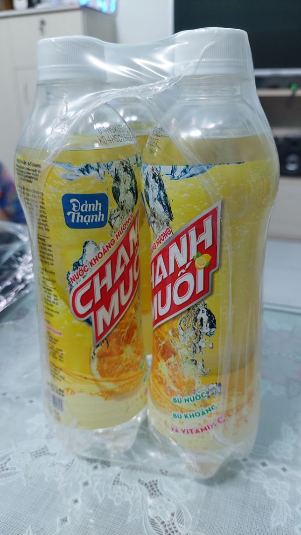 Đã nhận đúng đơn hàng . Nước khoáng chanh muối có gas , uống giải khát trong mùa hè rất ngon , tốt . Thùng 24 chai khá nặng , nhưng giao hàng nhanh .