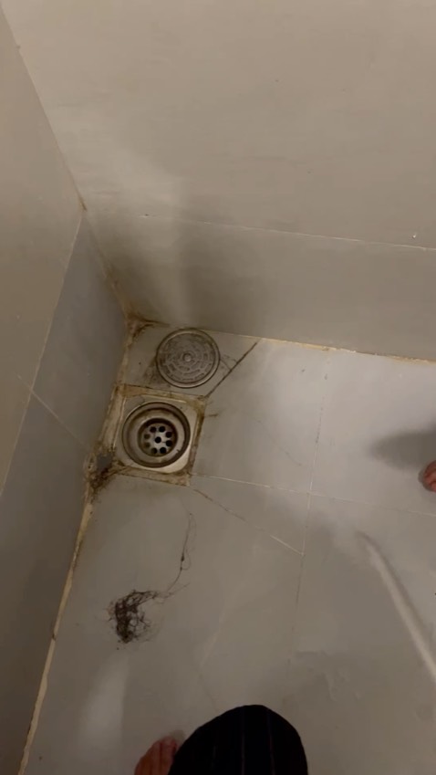 Máy đầy đủ phụ kiện như mô tả. Máy với 5 cấp độ mạnh. Cấp độ 5 rất mạnh