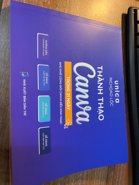 Sách đẹp, nhưng có vẻ khoá học online giá trị hơn