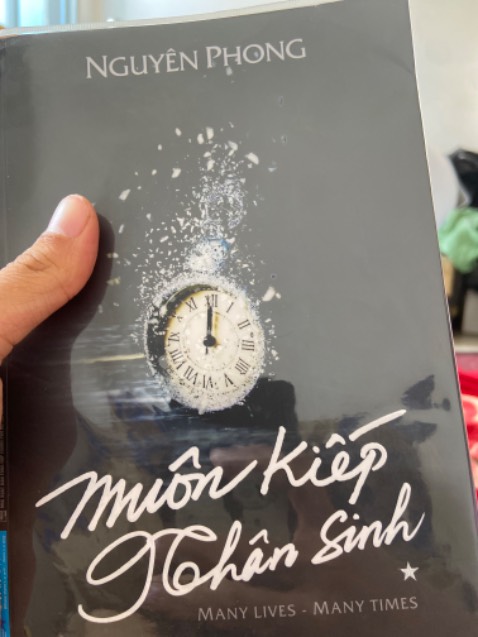 Sách viết theo kiểu tự truyện đọc rất cuốn, là một Phật tử quy y Phật đã tin vào nhân quả. Nay đọc cuốn này xong càng tin và thấm hơn. Cuộc sống biết đủ là hạnh phúc, cuộc sống vốn ngắn ngủi nên cứ sống hết mình và làm nhiều điều có ích cho xã hội và cuộc sống! Thân gửi