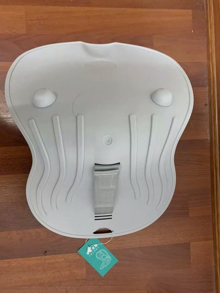 Ghế chỉnh dáng ngồi êm ái tựa êm mua cái này như combo đệm ngồi và tựa lưng 2 trong 1 vậy rất ưng nha shop tư vấn nhiệt tình giao hàng nhanh chất lượng cao nha sẽ mua thêm 1 chiếc cho bé nhà mình để mang đi học ạ