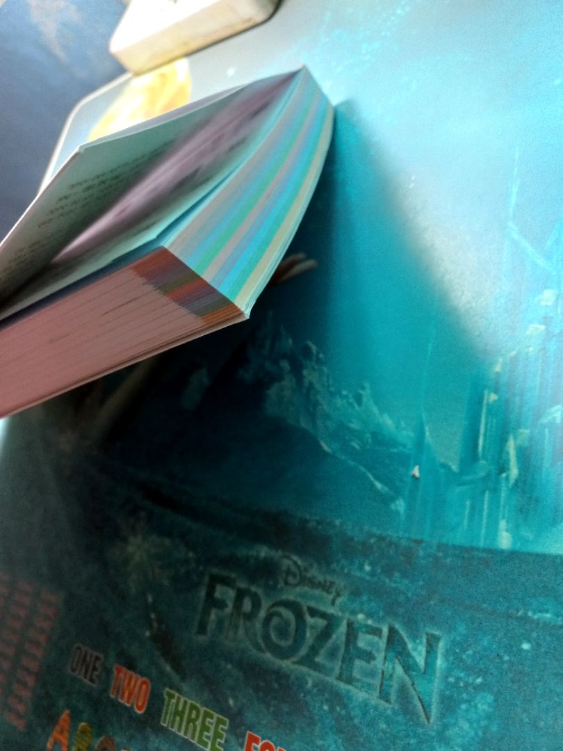 Sách hay tuy nhiên bìa Sách hơi cũ 1 chút ạ