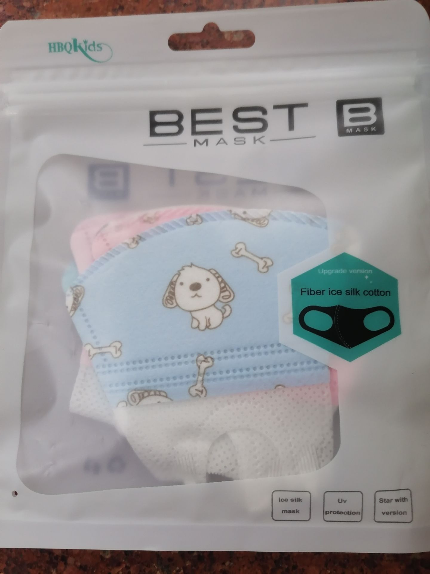 Mình mua mấy lọai khẩu trang một màu mà pé nhỏ quá nhất định không chịu đeo. Đặt thử mẫu dễ thương dụ xem có chịu đeo không. Tiki giao hàng siêu nhanh. Rất thích.