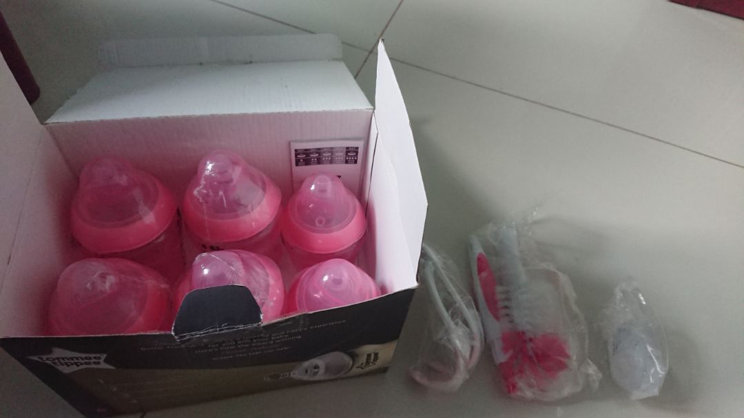 Đẹp lắm nha, dễ cầm. Tiếc là con mình ko hợp tác nên mình chưa sử dụng đến. Mom nào có nhu cầu share lại ko ạ.