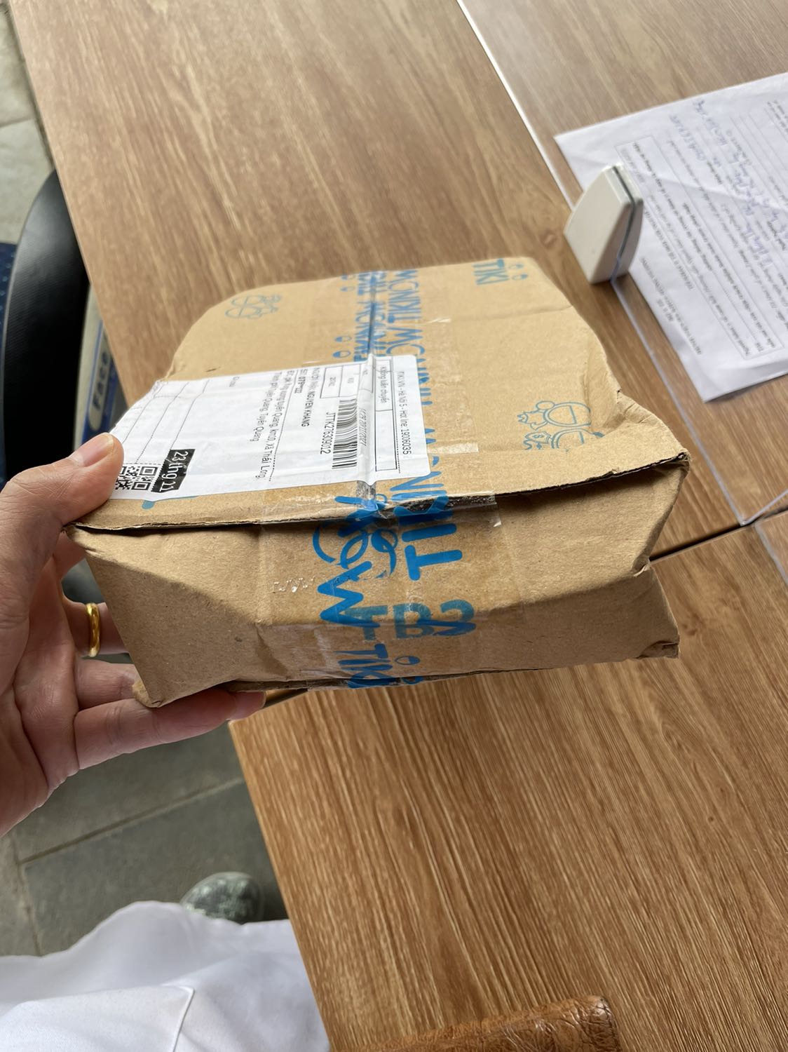 Sản phẩm tốt đóng gói cẩn thận , vận chuyển nhanh , nhìn ban đầu chỉ sợ móp hỏng nhưng mở ra vẫn OK