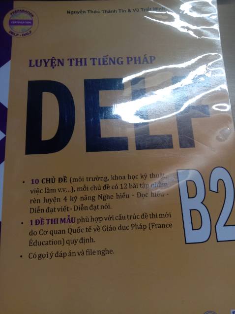 giao hàng nhanh, đóng gói cẩn thận, shop còn cho mình đồ bao sách nữa, rất tận tâm☺️