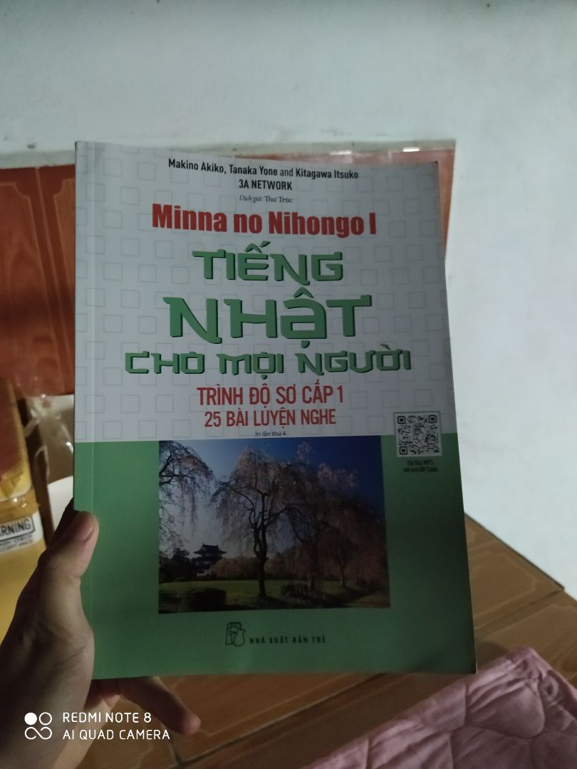 Sách chất lượng giấy tốt và đẹp. Nên mua :)