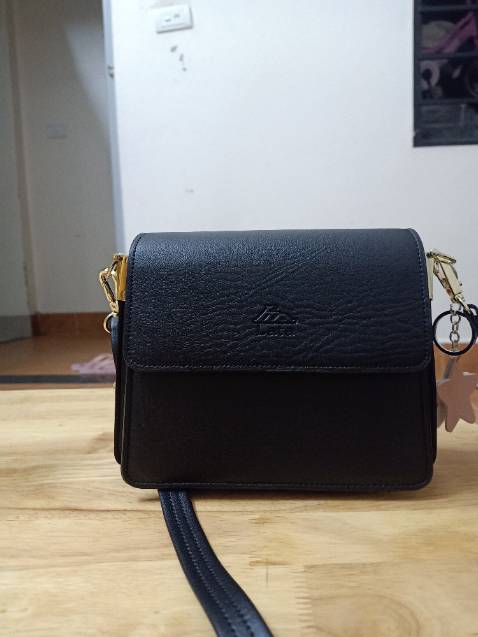 Túi đẹp, mà hơi nhỏ chút