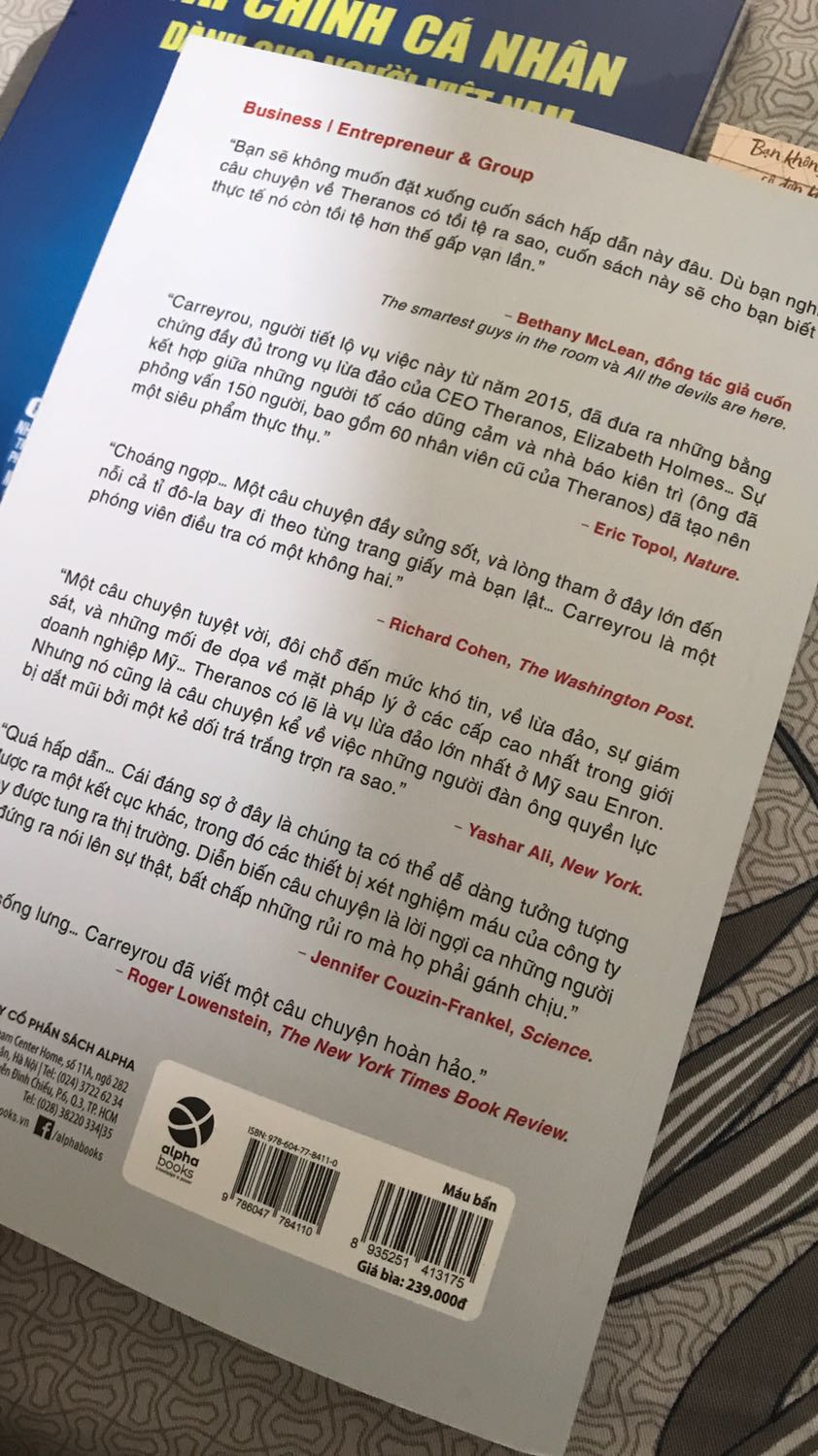 Sách không bọc, bìa bị gập, còn lại ok