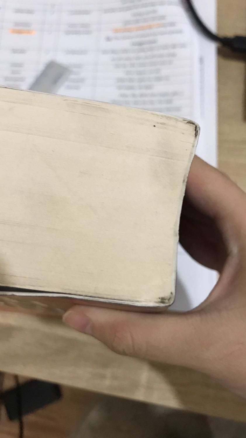 Sách mốc, cũ, mùi khó chịu