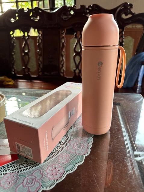 Màu sắc đẹp, hài lòng chất lượng của bình. Đóng gói kỹ, hài lòng