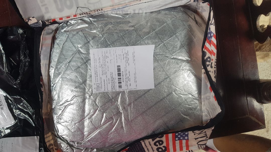 chụp vào xe thấy ưng ý quá, size vừa, bạt 2 lớp dày dặn. bền thì cần thời gian, giá này cũng không mong được hơn