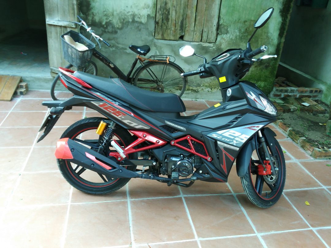 Sách in màu, khổ lớn rất đẹp nha mọi người. Giấy hơi mỏng xíu nhưng tổng thể 5 sao nha