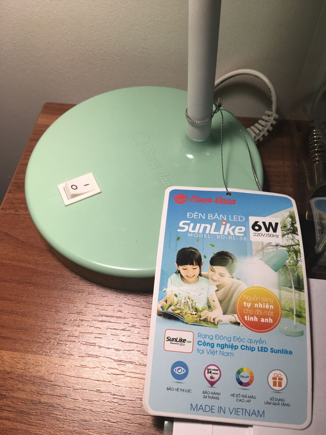 Sản phẩm chính hãng, mẫu mã đẹp và chắc chắn.