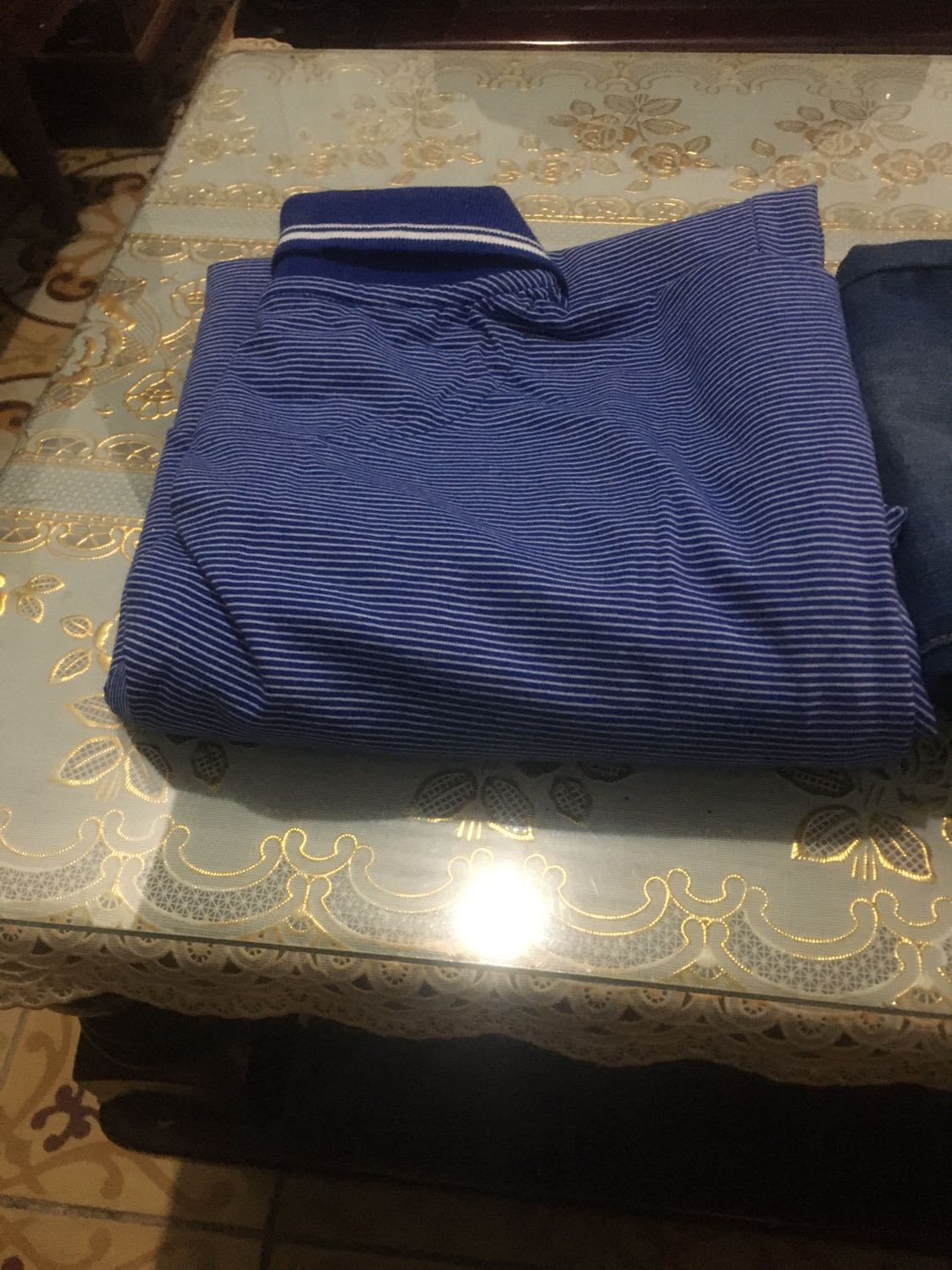 Áo khá giày, mặc vào thấy mát, giống y hình, size vừa vặn, phù hợp với tầm giá Áo khá giày, mặc vào thấy mát, giống y hình, size vừa vặn, phù hợp với tầm giá