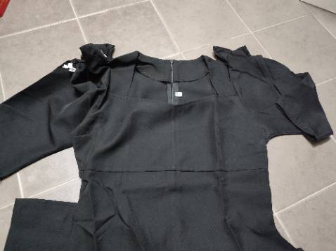 Giao hàng khác màu còn khác mẫu nữa,