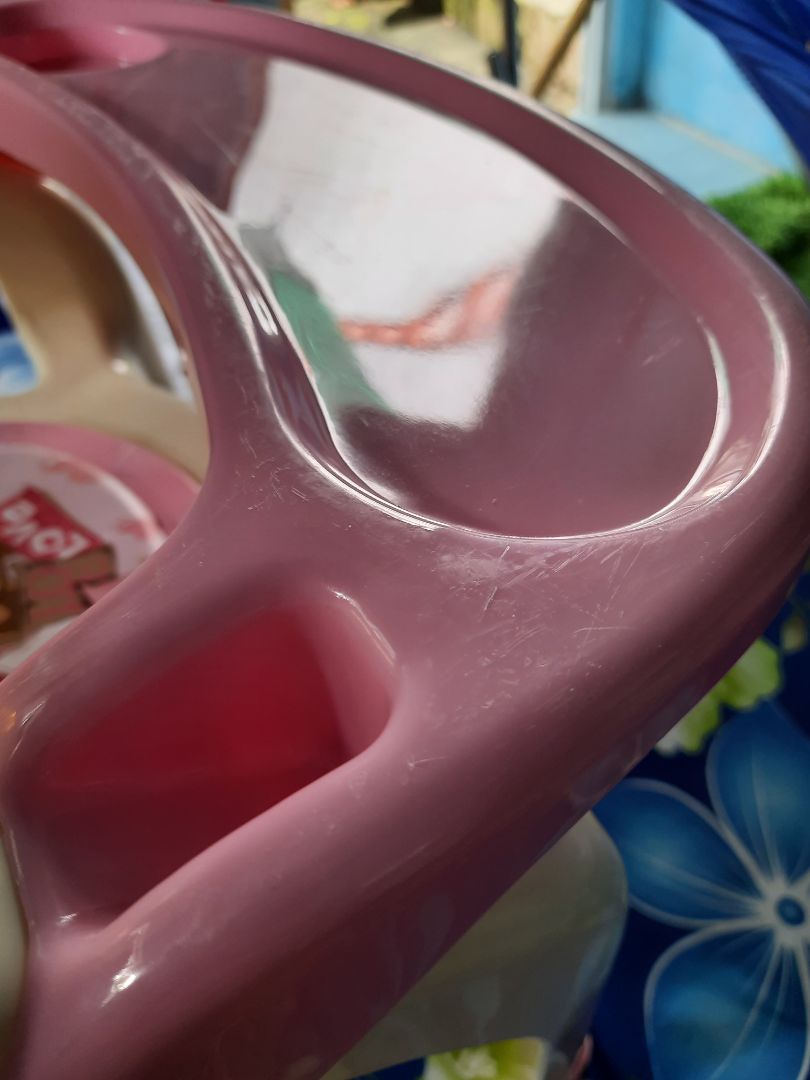 ghế rất đẹp, giao hàng nhanh đúng mẫu.con mình 5,5m ngồi vừa.