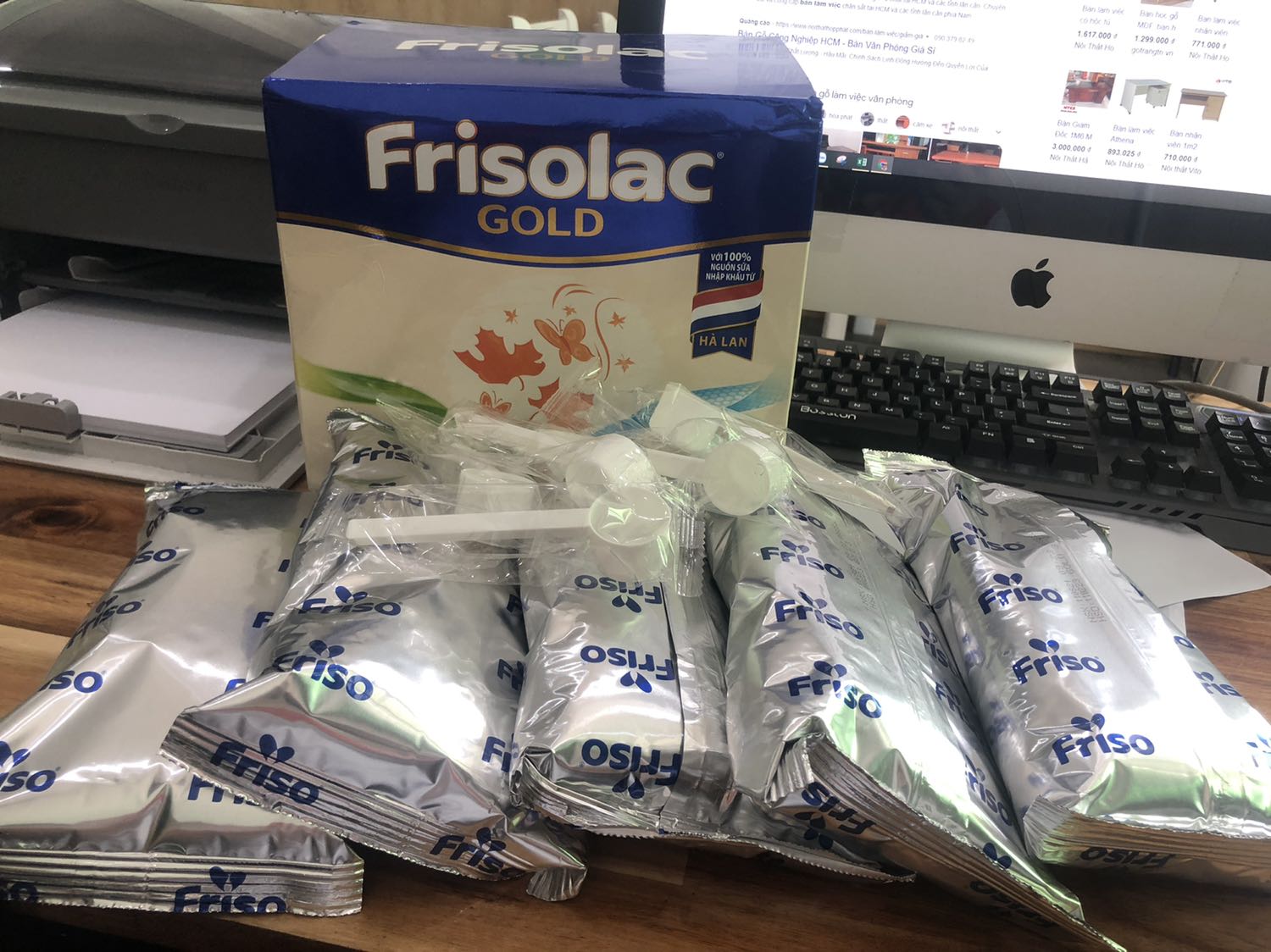 Mới mua lần đầu loại số 3, dòng sữa này bé nhà hợp tác nên nghĩ số 3 cũng vậy. 
Về đóng gói thấy sơ xài, ko cẩn thận, chỉ quấn màng co lại và đi giao, Mới mua lần đầu loại số 3, dòng sữa này bé nhà hợp tác nên nghĩ số 3 cũng vậy. 
Về đóng gói thấy sơ xài, ko cẩn thận, chỉ quấn màng co lại và đi giao,