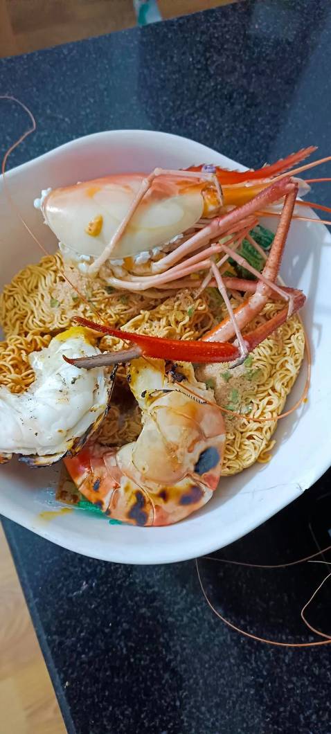 Hàng đặt cho bố không biết như nào nhưng không thấy kêu ca gì thì chắc hàng ổn đó ạ. Giao hàng cũng cực kì nhanh 😁🥰