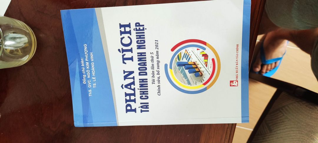 sách đẹp,nội dung sách khá tốt,nếu đóng sách bằng bìa cứng thì tốt hơn nữa.