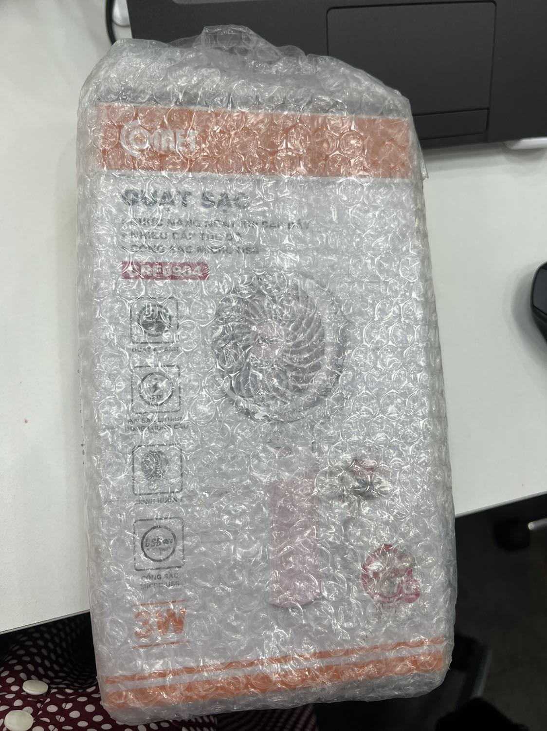 Giao hàng nhanh. Chỗ cắm sạc hơi lệch nên khó cắm. Ko bik xài bao lâu hư. Mua 155k giá tạm đc.