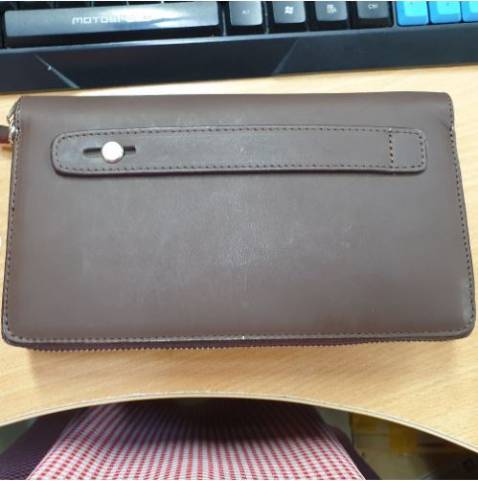 Ví đẹp, chắc tay. Mua tặng nên khá hài lòng. Shop đóng gói cẩn thận, giao hàng nhanh