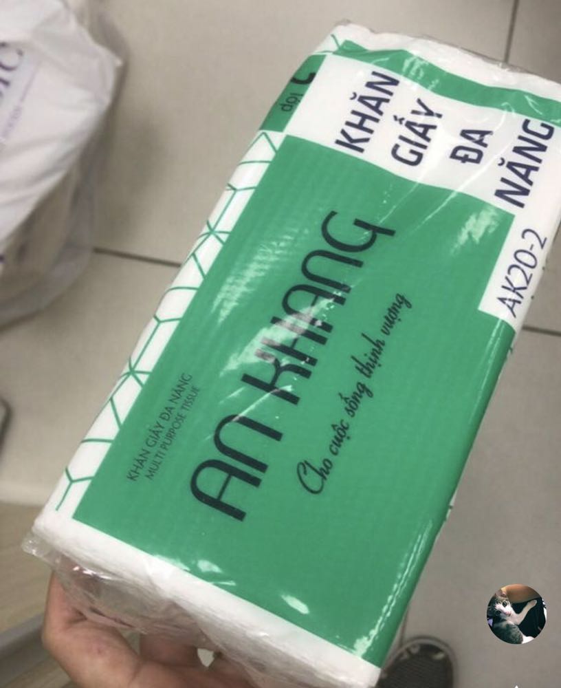 Khăn giấy tuy không mịn nhưng có độ thấm hút tốt, dai phù hợp đế lau tay. Mua lúc giảm giá nên khá là ưng.