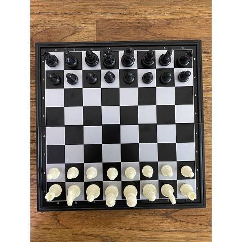 Tổng quan nhìn đẹp , quân cờ đúng chuẩn học sinh . Các bame mua về cho con học được