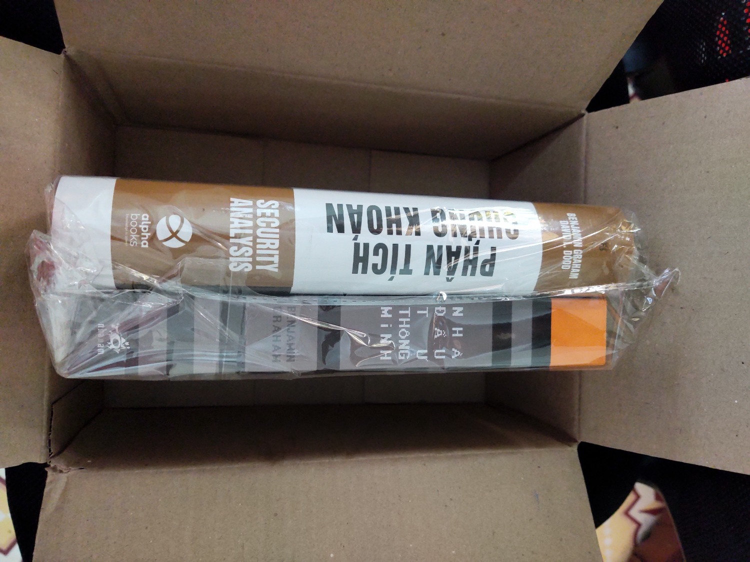 Sách hay, mọi người nên chọn combo này nhé. Sách bọc cẩn thận, bìa đẹp, ổn lắm nhé! Nên mua combo!