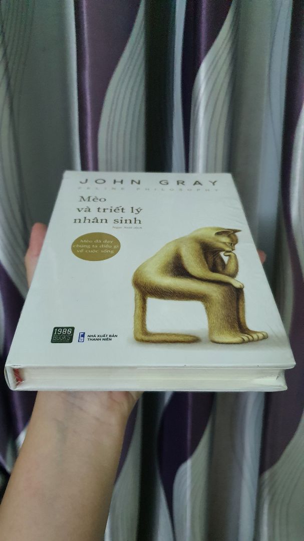 Shipper Tiki vui vẻ, nhiệt tình. Sách được đóng hộp kĩ lưỡng. Sách được bọc màng nilong cẩn thận. Sách bìa cứng đẹp, giấy tốt. Mình ưng ý về hình thức. Nội dung thong thả đọc sau.