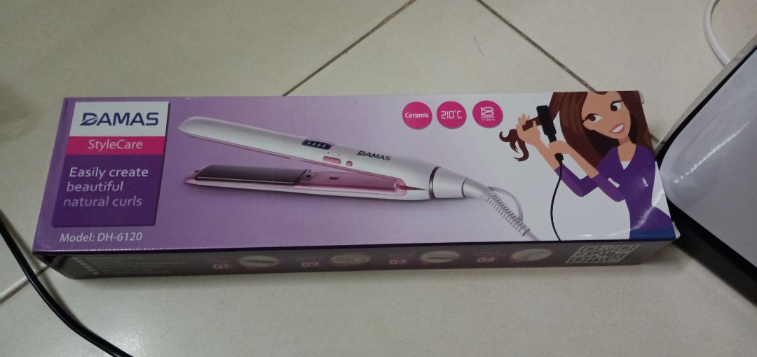 Máy cầm rất là đầm và chắc, không giống mấy hàng rẻ tiền mua trên sàn S, lên nhiệt rất nhanh, có màn hình hiển thị LCD. Uốn duỗi ép tóc đều ok, sản phẩm dùng rất ok luôn shop ạ 🤗