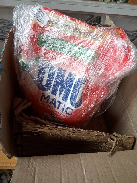 Khi mua hàng thì trong giỏ hàng có quà tặng đi kèm mà lúc giao thì mở ra ko có.Ko biết TiKi sửa lại sao mà giờ coi lại đơn cũng ko có luôn.Với giá này thì mua tại các siêu thị giá còn tốt hơn.Bij cả 2 đơn mới nản!