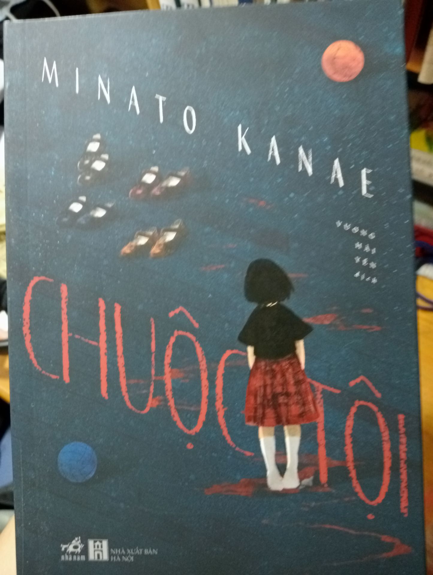 nội dung hay *** í, nhưng mà không phải kiểu phá án này kia đâu mà dựa theo lời khai của bốn đứa trẻ trong vụ án và *** của nạn nhân, bìa in đẹp lắm