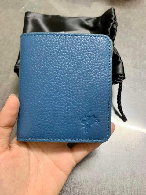 Ví da mềm, gọn gàng, cầm vừa tay