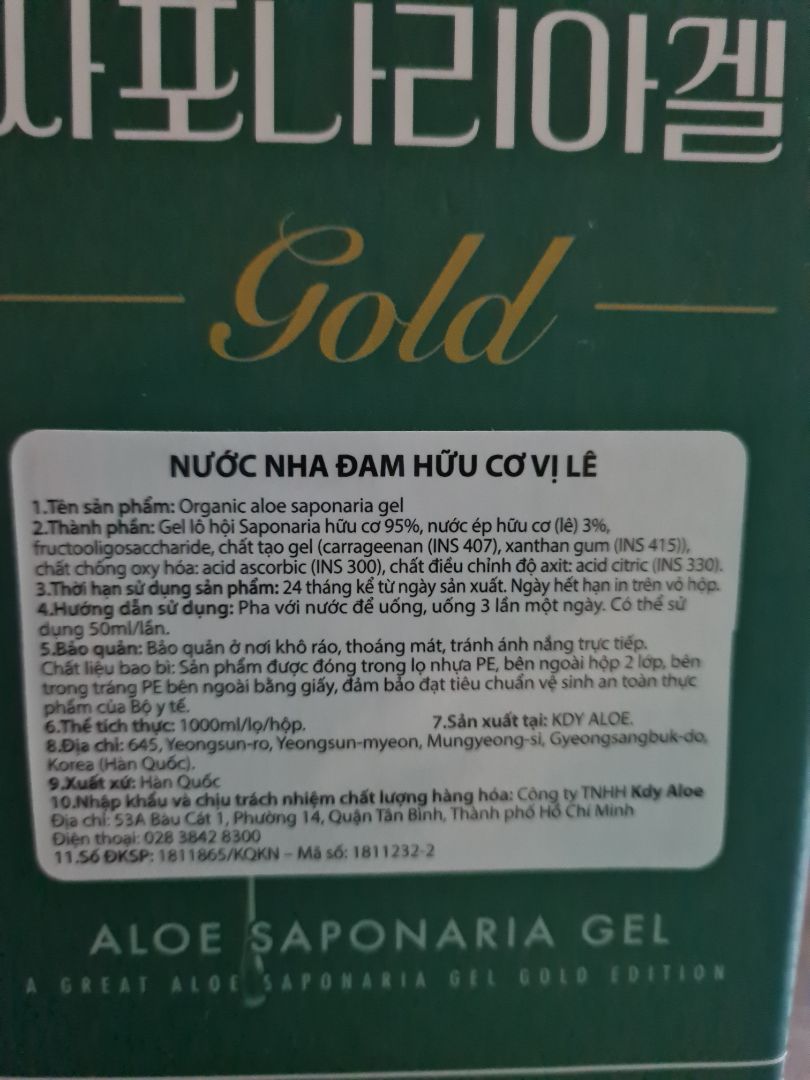giao hàng chậm nhưng chấp nhận được do dịch, đóng gói kỹ, có tặng 2 gói gel nhỏ, bao bì đẹp phù hợp làm quà, uống giống vị táo không có vị nha đam, về tiêu chuẩn sức khỏe thì dùng 1 thời gian mới cảm nhận được. Tuy nhiên, đợt này tôi đánh giá 2 sao vì thái độ shipper. Thái độ người này giao 3 lần rồi không hài lòng chút nào.Nếu đặt hàng lần sau mà gặp shipper này giao thì tôi trả hàng không nhận.