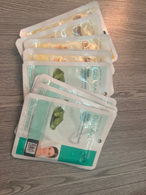 Giao có 2 loại:)))))
Shop uy tín mà làm ăn như vậy đó