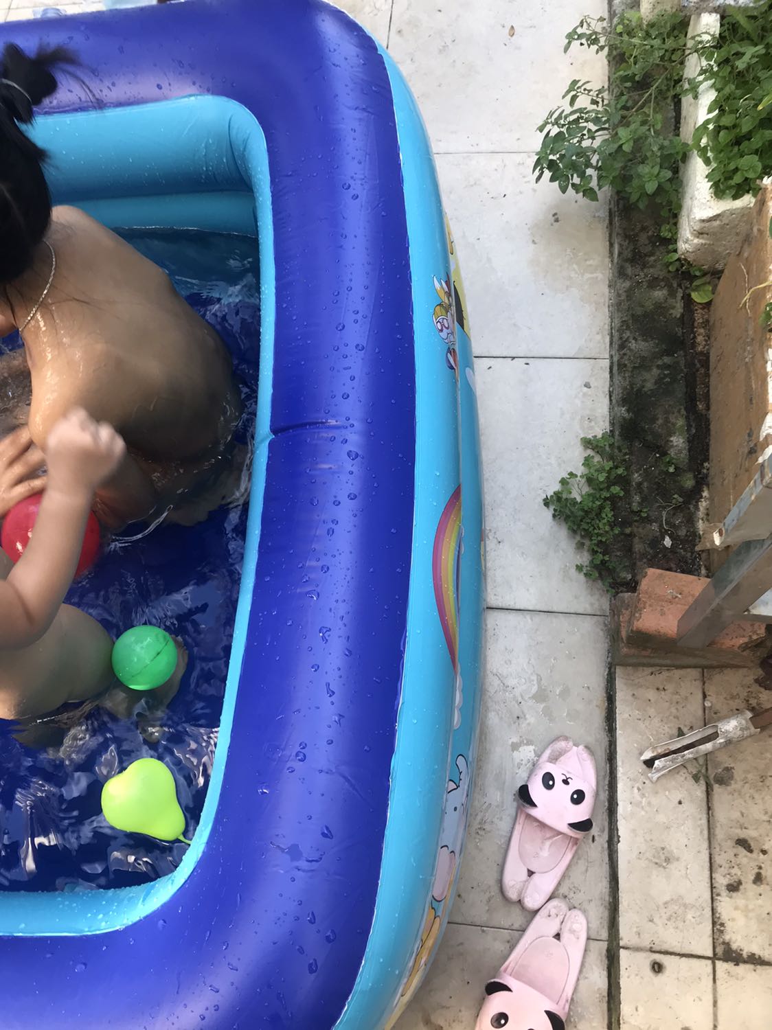 Giao hàng ko tốt đặt hàng 1m3 * 95*50 mà giao hồ bơi 1m như vậy *** người mua hàng quá