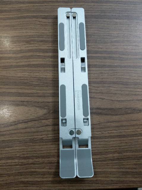 giá đỡ cứng cáp chắc chắn, lớp mặt nhám đẹp, gấp gọn gàng, mút cao su giữ máy chắc chắn. giá đỡ cứng cáp chắc chắn, lớp mặt nhám đẹp, gấp gọn gàng, mút cao su giữ máy chắc chắn.