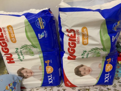 Mua 2 bịch tả sai lầm như hàng giả, tả thì mỏng lét, ko hề thấm hút, con mình chỉ vừa đái 1 lần là nó đã tràn ra ngoài. Lâu nay mình vẫn mua tả của Tiki mấy năm nay, nhưng ko hiểu sao lần này tả lại bị chất lượng tệ như vậy, quá thất vọng.