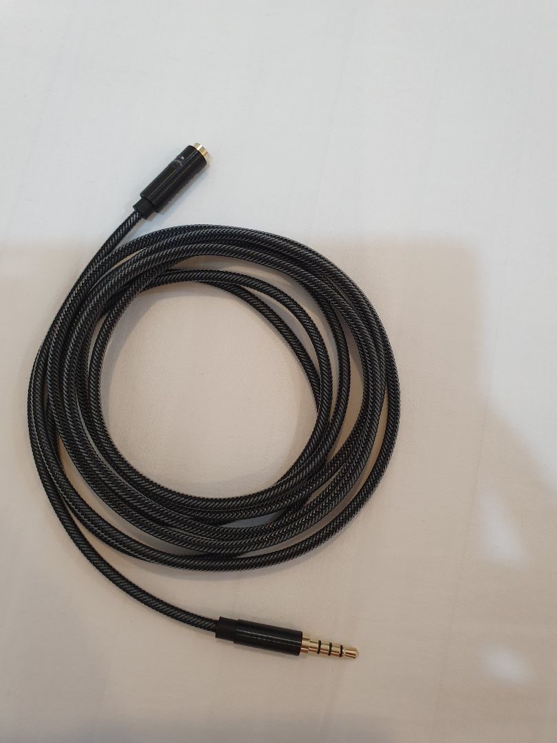 bọc cước chứ ko phải dù, nhỏ gọn, dán tem bảo hành chán ko thể tả 🥲