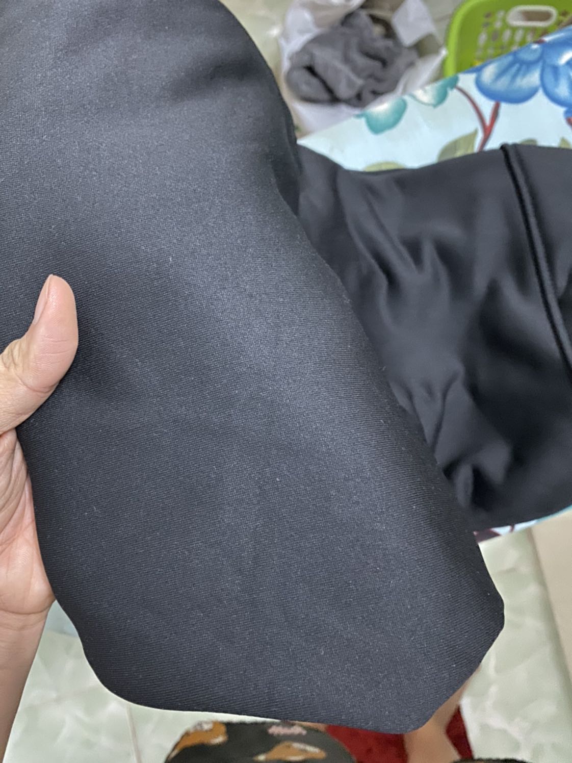 Vải mềm, đẹp, mình thấy ok đó.
Mình đặt size XL thì vừa cho nam cao Chào em, chị là Ái Thuỳ. Chị tốt nghiệp ĐH KHXH & Nhân Văn HCM.  Hiện tại chị đang kinh doanh riêng về mảng F&B.