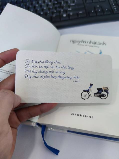 Bìa đẹp, giao hàng có quấn nilon chống sốc. 10 điểm cho nhà sách...
