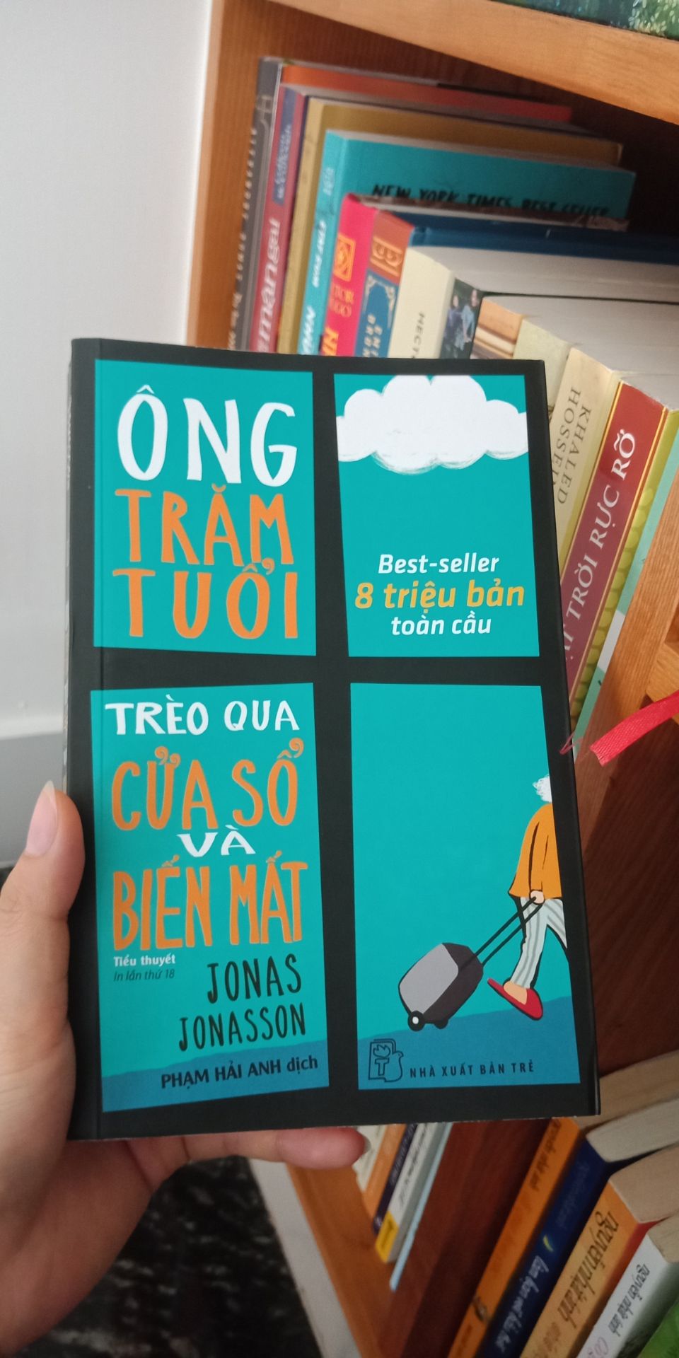 sách của Fahasa thì từ chất lượng sách, đóng gói, giao hàng chưa bao giờ mình phàn nàn gì cả! 
sách vui và ý nghĩa nữa ạ. lúc đọc thì vui lắm, nhưng đọc xong rồi lại thấy buồn buồn, bởi vì phải chia tay những người bạn đặc biệt ấy.