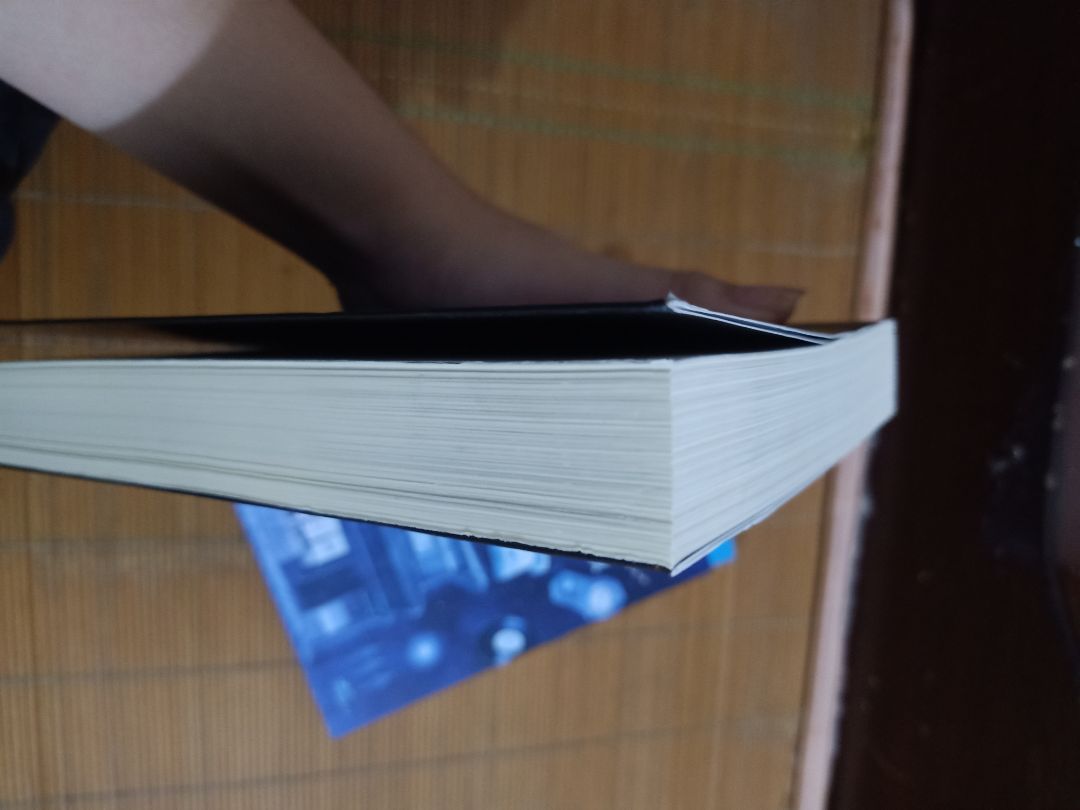 Giao khá lâu, mất tầm tuần. Sách có seal nhưng bóc ra lại thấy hơi cũ. Chưa đọc. Giảm đáng kể so với giá thường bán trên Tiki. Cách gói hàng tốt, bọc cẩn thận.