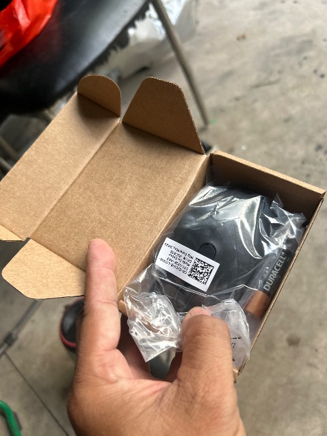 Di chuyển mượt mà, tay cầm vừa vặn. Cảm giác nhẹ. Rất hài lòng.