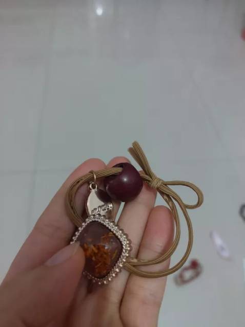 dây buộc tóc NASI đẹp lắm nha, giá rẻ, giao hàng nhanh, gói hàng cẩn thận. Tuyệt vời!