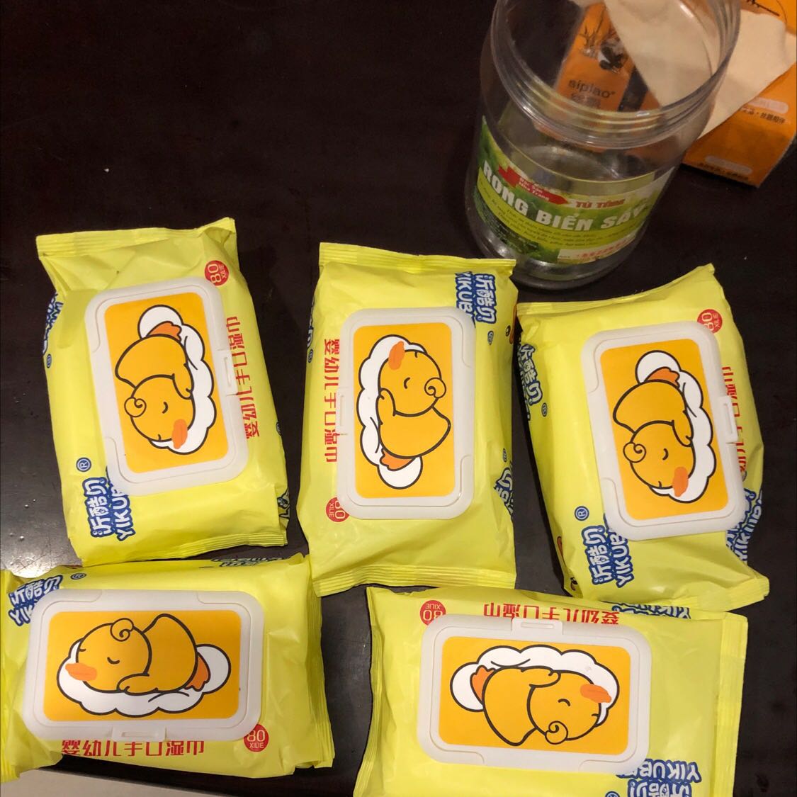 Đặt combo 10 bịch, giao đến thùng rách bên trong chỉ có 5 bịch. Vậy 5 bịch còn lại đâu?????