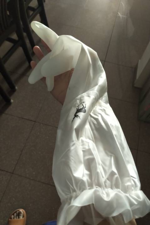 Găng tay dai, mềm, mỏng dày vừa đủ