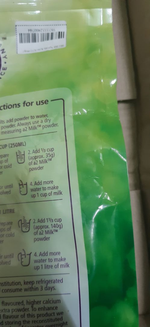 đơn hàng mình đặt từ ngày 4/7 nhưng tới ngày 5/8 mới giao hàng. Mình có hỏi thì báo là đơn hàng chỉ vừa nhận hàng từ nhà cung cấp vào ngày 3/8. Theo mình thì hàng phải mới vì trong khoảng thời gian mình chờ đơn hàng mình thấy trạng thái đang xử lý nhưng khi nhận hàng thì bao bì bên ngoài bị dơ và khóa zip bung ra ko cài kín. Mình đã viết *** nhưng tới giờ chưa nhận đc bất kỳ thông tin phản hồi nào. cảm giác ko hài lòng