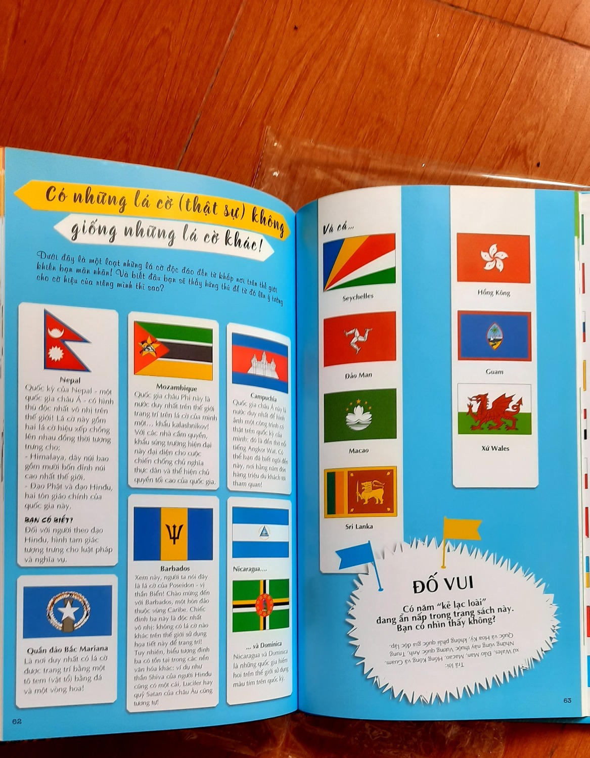 Sách giảm giá 89k nhưng vẫn mới tinh, các góc và gáy sách không bị sút hay gãy gì hết. Thiệt là mừng :)
Sách khổ thật là to, bìa cứng nên cầm nặng tay. Hình vẽ và màu sắc rực rỡ, giấy dày dặn.
Tiki giao hàng cũng thật là thần tốc.
Mình mua cả bộ làm quà tặng, cháu nhà mình rất thích luôn